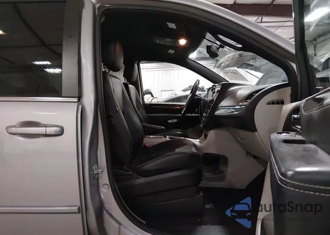 2017 Dodge Grand Caravan Sxt z USA, uszkodzony, nr VIN 2C4RDGCG8HR554093